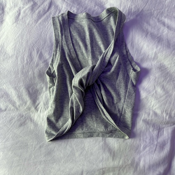 Skims Twist Front Cropped Tank